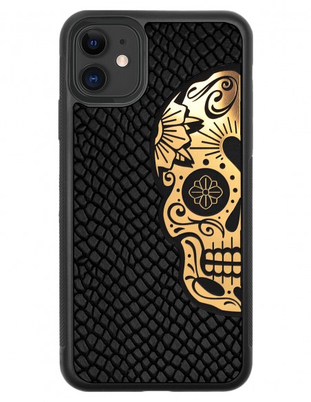 Etui premium skórzane, case na smartfon APPLE iPhone 11. Skóra iguana czarna ze złotą czaszką.