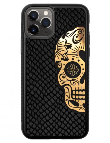 Etui premium skórzane, case na smartfon APPLE iPhone 11 PRO. Skóra iguana czarna ze złotą czaszką.