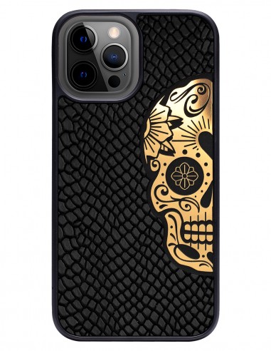 Etui premium skórzane, case na smartfon APPLE iPhone 12 PRO MAX. Skóra iguana czarna ze złotą czaszką.