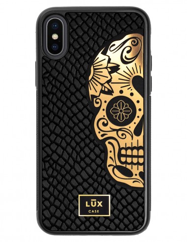Etui premium skórzane, case na smartfon APPLE iPhone X. Skóra iguana czarna ze złotą blaszką i złotą czaszką.
