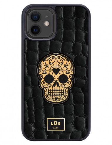 Etui premium skórzane, case na smartfon APPLE iPhone 12. Skóra crocodile czarna ze złotą blaszką i czaszką.