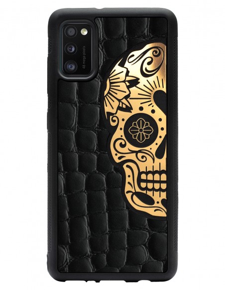 Etui premium skórzane, case na smartfon SAMSUNG GALAXY A41. Skóra crocodile czarna ze złotą blaszką i czaszką.