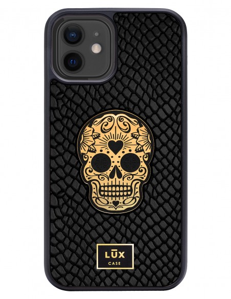 Etui premium skórzane, case na smartfon APPLE iPhone 12. Skóra iguana czarna ze złotą blaszką i ze złotą czaszką.