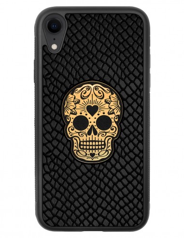 Etui premium skórzane, case na smartfon APPLE iPhone XR. Skóra iguana czarna ze złotą czaszką.