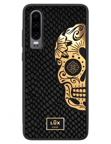 Etui premium skórzane, case na smartfon HUAWEI P30. Skóra iguana czarna ze złotą blaszką i złotą czaszką.
