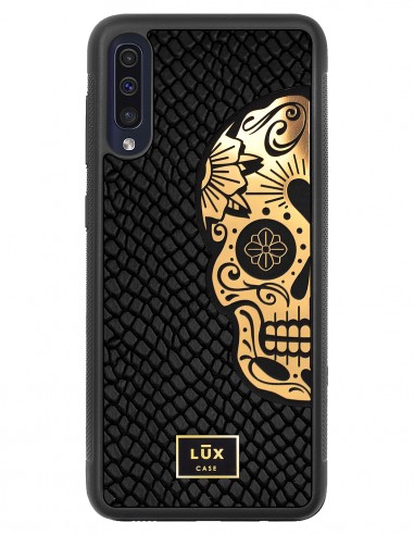 Etui premium skórzane, case na smartfon SAMSUNG GALAXY A50. Skóra iguana czarna ze złotą blaszką i czaszką.