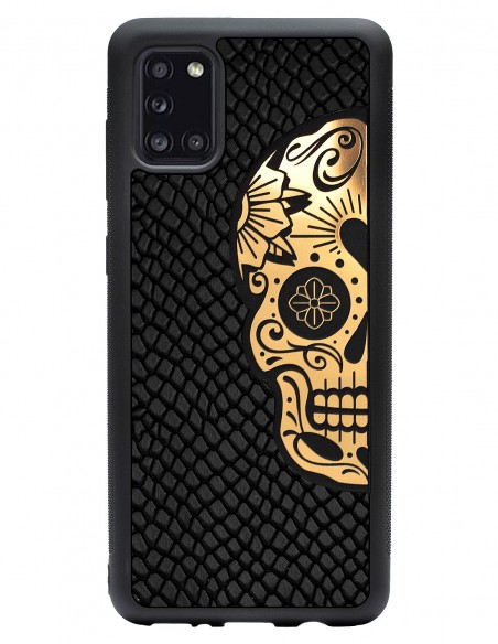 Etui premium skórzane, case na smartfon SAMSUNG GALAXY A31. Skóra iguana czarna ze złotą czaszką.