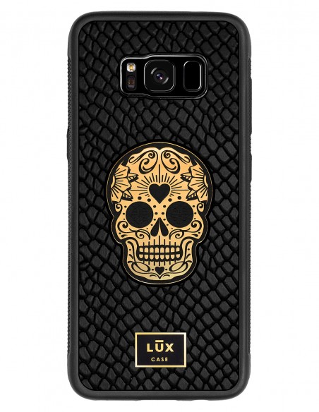 Etui premium skórzane, case na smartfon SAMSUNG GALAXY S8. Skóra iguana czarna ze złotą blaszką i czaszką.