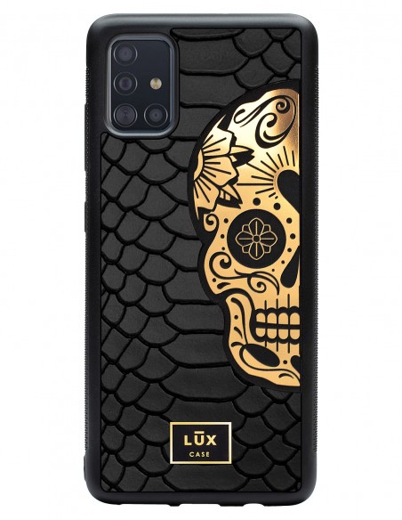 Etui premium skórzane, case na smartfon SAMSUNG GALAXY A51. Skóra python czarna mat ze złotą blaszką i złotą czaszką.