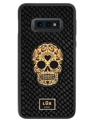 Etui premium skórzane, case na smartfon SAMSUNG GALAXY S10E. Skóra iguana czarna ze złotą blaszką i czaszką.