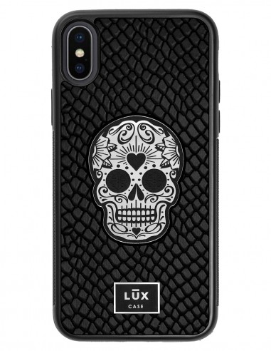Etui premium skórzane, case na smartfon APPLE iPhone XS. Skóra iguana czarna ze srebrną blaszką i srebrną czaszką.