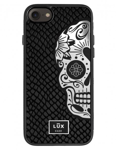 Etui premium skórzane, case na smartfon APPLE iPhone 8. Skóra iguana czarna ze srebrną blaszką i srebrną czaszką.