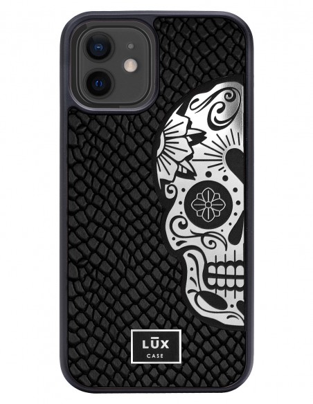 Etui premium skórzane, case na smartfon APPLE iPhone 12. Skóra iguana czarna ze srebrną blaszką i ze srebrną czaszką.