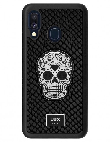 Etui premium skórzane, case na smartfon SAMSUNG GALAXY A40. Skóra iguana czarna ze srebrną blaszką i srebrną czaszką.