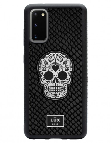 Etui premium skórzane, case na smartfon SAMSUNG GALAXY S20. Skóra iguana czarna ze srebrną blaszką i czaszką.