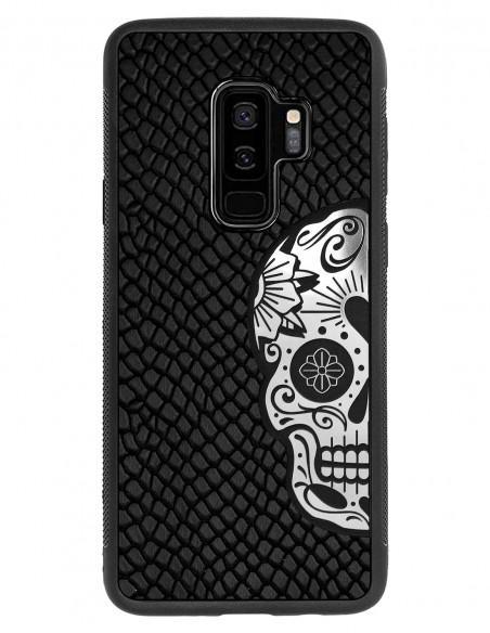 Etui premium skórzane, case na smartfon SAMSUNG GALAXY S9 PLUS. Skóra iguana czarna ze srebrną blaszką czaszką.