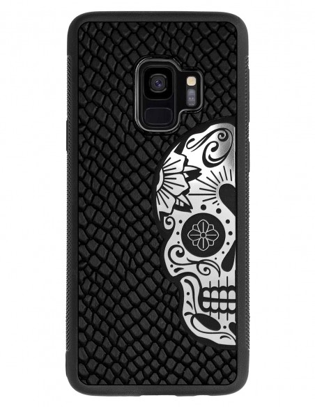 Etui premium skórzane, case na smartfon SAMSUNG GALAXY S9. Skóra iguana czarna ze srebrną czaszką.
