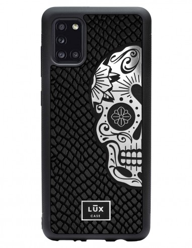 Etui premium skórzane, case na smartfon SAMSUNG GALAXY A31. Skóra iguana czarna ze srebrną blaszką i czaszką.