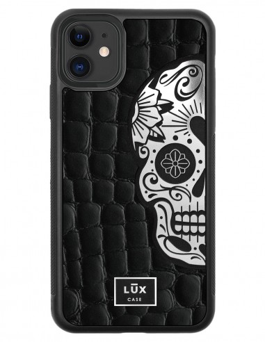 Etui premium skórzane, case na smartfon APPLE iPhone 11. Skóra crocodile czarna ze srebrną blaszką i czaszką.
