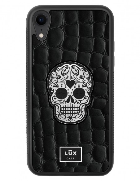 Etui premium skórzane, case na smartfon APPLE iPhone XR. Skóra crocodile czarna ze srebrną blaszką i czaszką.
