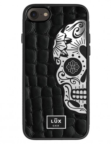 Etui premium skórzane, case na smartfon APPLE iPhone SE 2020. Skóra crocodile czarna ze srebrną blaszką i czaszką.