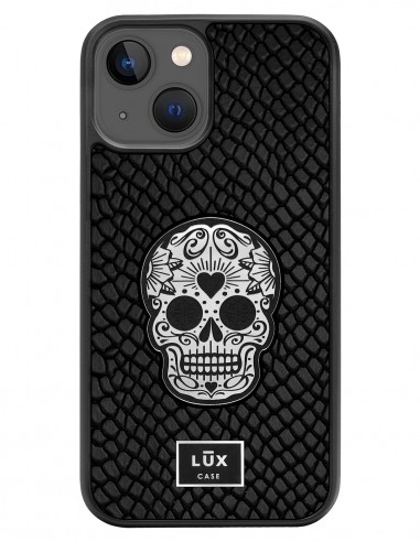 Etui premium skórzane, case na smartfon APPLE iPhone 13. Skóra iguana czarna ze srebrną blaszką i czaszką.