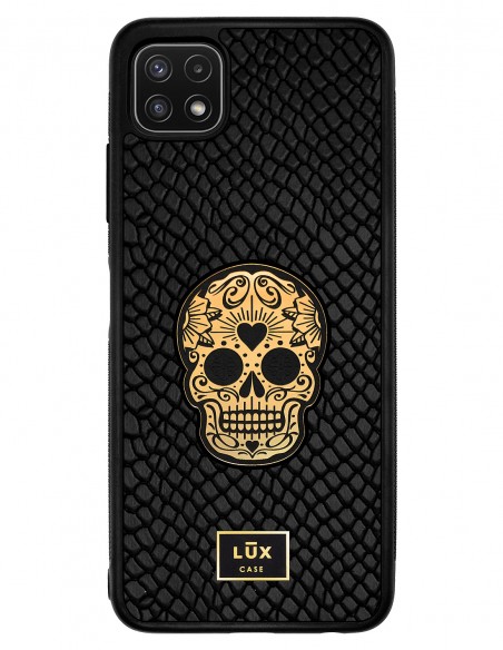 Etui premium skórzane, case na smartfon SAMSUNG GALAXY A22 5G. Skóra iguana czarna ze złotą blaszką i czaszką.