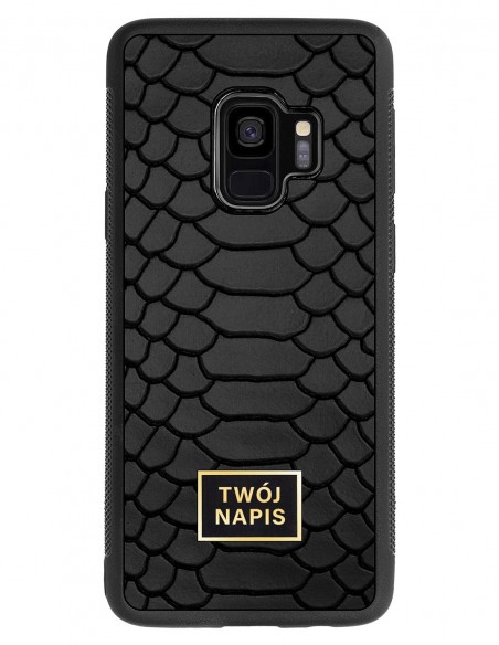 Etui premium skórzane, case na smartfon Samsung Galaxy S9. Skóra python czarna mat ze złotą blaszką - wzór klienta.